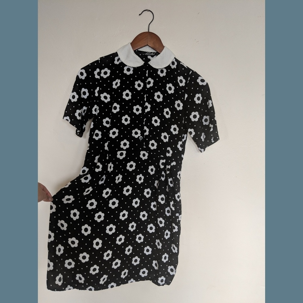 Daisy Print Dress with Peter Pan Collar - Picture 4 of 4